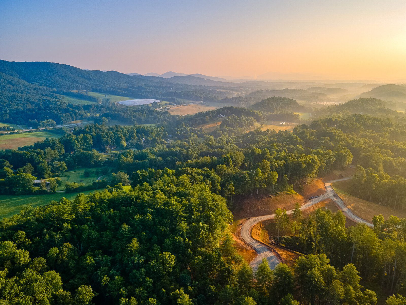 Mountain Living at Its Finest: Big Hills Construction’s Luxury Homes in Asheville’s Beautiful Landscape. Big Hills Construction Custom Home Builder in Asheville, North Carolina