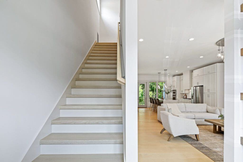 7 things you should pay attention to before buying a house. Big Hills Construction Custom Home Builder in Asheville, North Carolina