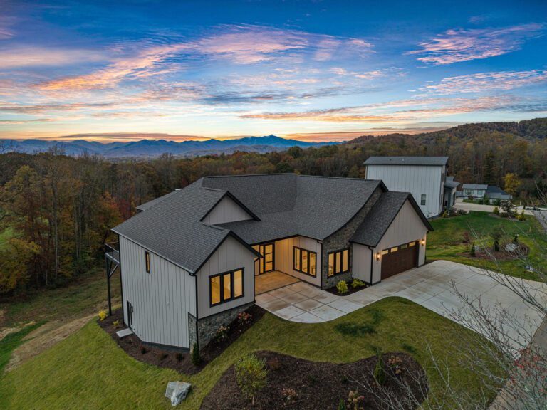 51 Bridgeway Drive. Big Hills Construction Custom Home Builder in Asheville, North Carolina