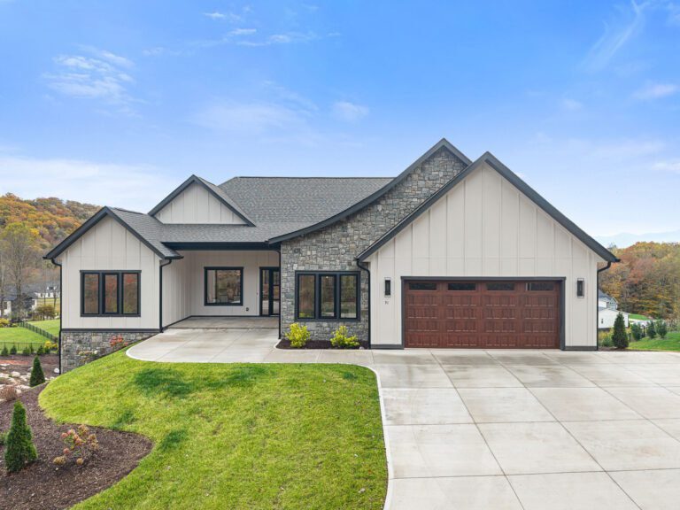 51 Bridgeway Drive. Big Hills Construction Custom Home Builder in Asheville, North Carolina