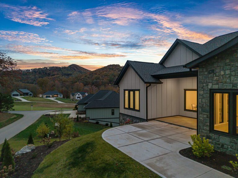 51 Bridgeway Drive. Big Hills Construction Custom Home Builder in Asheville, North Carolina