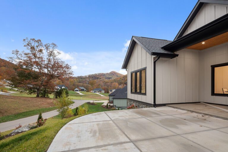 51 Bridgeway Drive. Big Hills Construction Custom Home Builder in Asheville, North Carolina