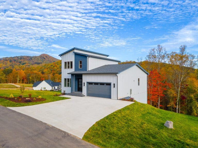 47 Bridgeway Drive. Big Hills Construction Custom Home Builder in Asheville, North Carolina