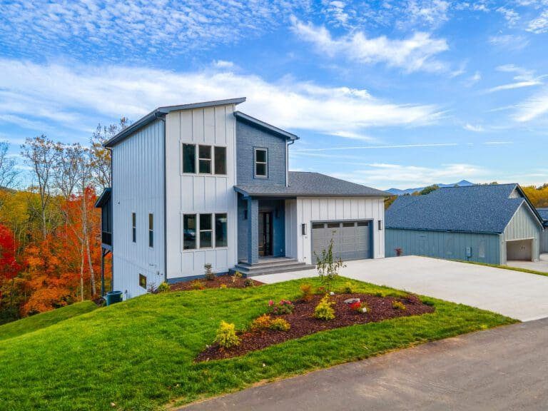 47 Bridgeway Drive. Big Hills Construction Custom Home Builder in Asheville, North Carolina