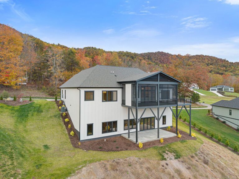 51 Bridgeway Drive. Big Hills Construction Custom Home Builder in Asheville, North Carolina
