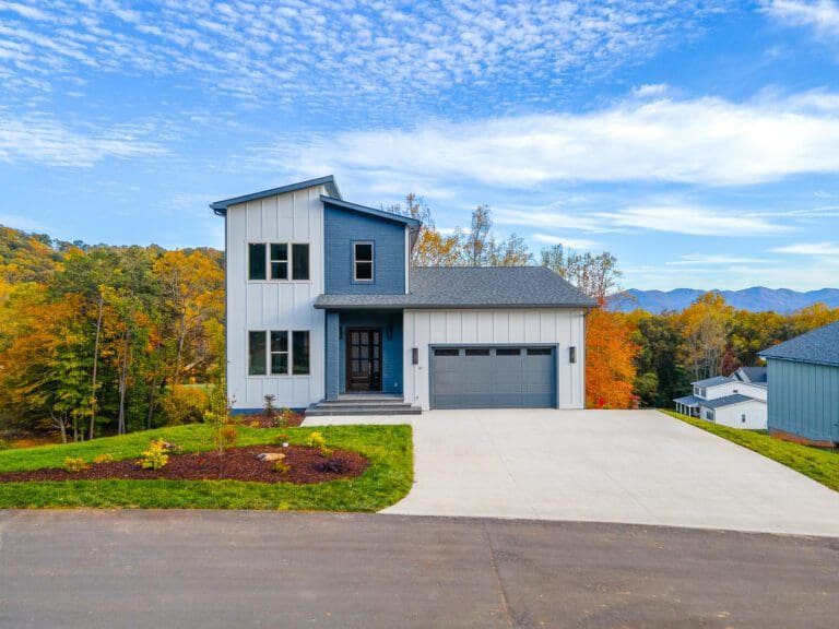47 Bridgeway Drive. Big Hills Construction Custom Home Builder in Asheville, North Carolina