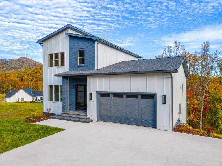 47 Bridgeway Drive. Big Hills Construction Custom Home Builder in Asheville, North Carolina